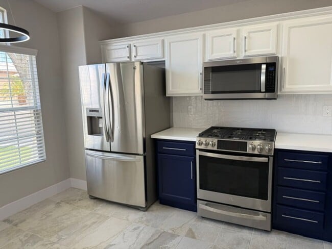 Building Photo - STUNNING 3BD/2BA SINGLE STORY BEAUTY IN THE HEART OF THE SOUTHWEST!!  **GORGEOUSLY REMODELED!! **...