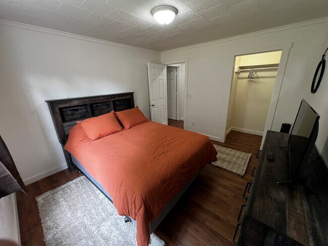 Building Photo - 9197 Cty J-Unit A