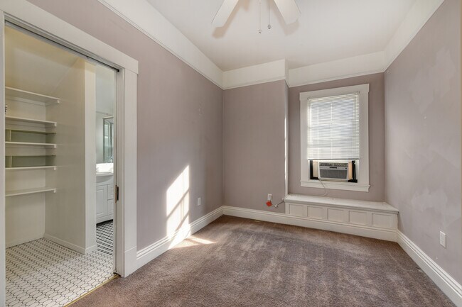 Building Photo - 3837 Y St