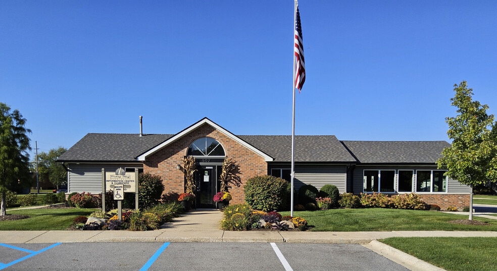 Primary Photo - Windridge Village Apartments