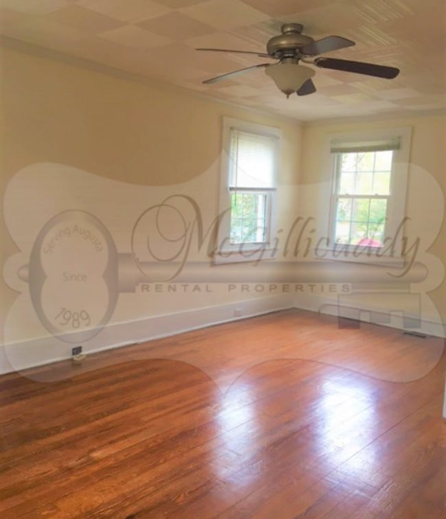Building Photo - 1507-1504 Troupe St