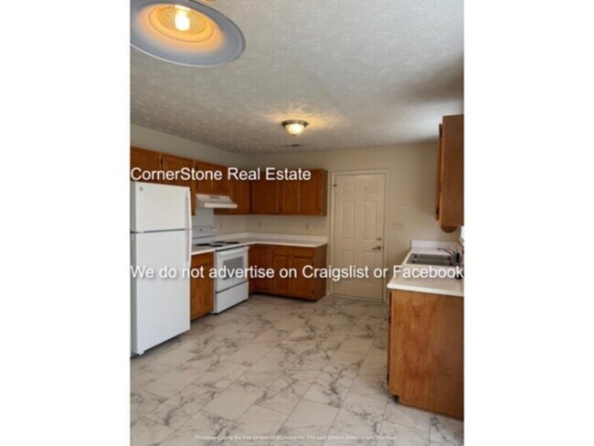 Building Photo - 422 Murray Fork Dr