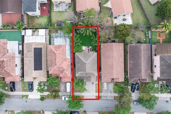 Building Photo - 1431 SE 18th Terrace