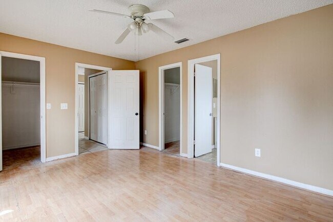 Building Photo - 6339 Jennifer Jean Dr