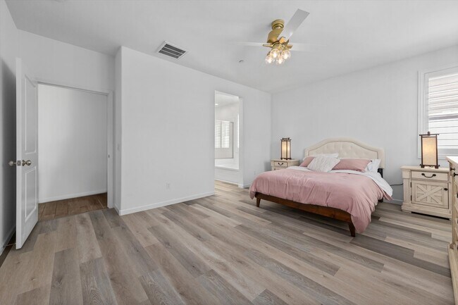 Building Photo - 14222 Barbon Beck Ave