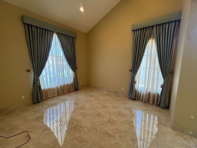 Building Photo - 3450 Rancho Diego Cir