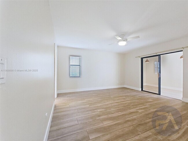 Building Photo - 15820 Sedgewyck Cir N