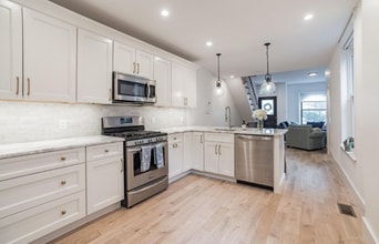 Building Photo - 2432 Poplar St