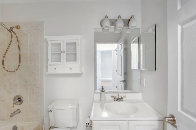 Building Photo - 100 Abbie Ct