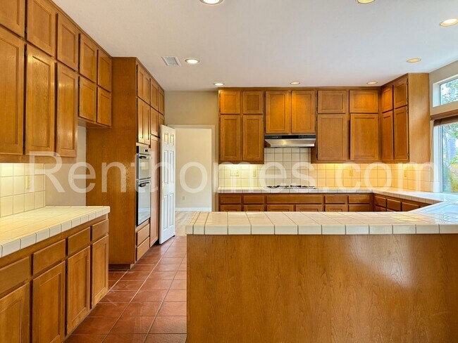 Building Photo - 12613 Crest Knolls Ct