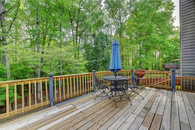 Building Photo - 3680 Oak Park Dr