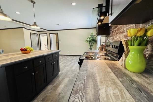 Building Photo - 833 CIMARRON-