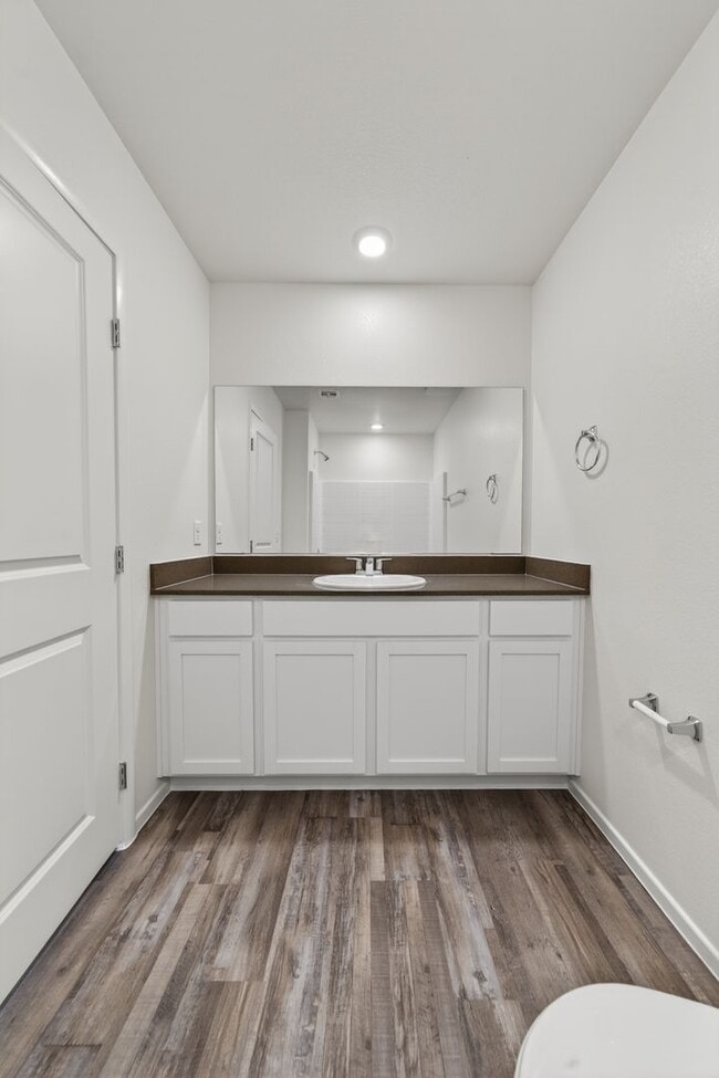 Building Photo - Beautiful Brand New Townhome in North Las Vegas