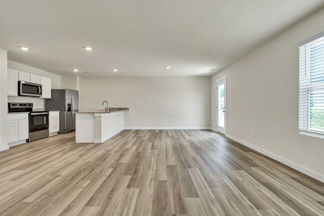 Building Photo - 576 Fox Den Cir