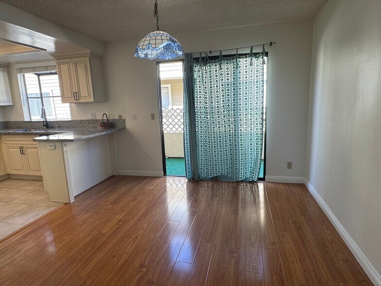 Building Photo - 15220 S Normandie Ave