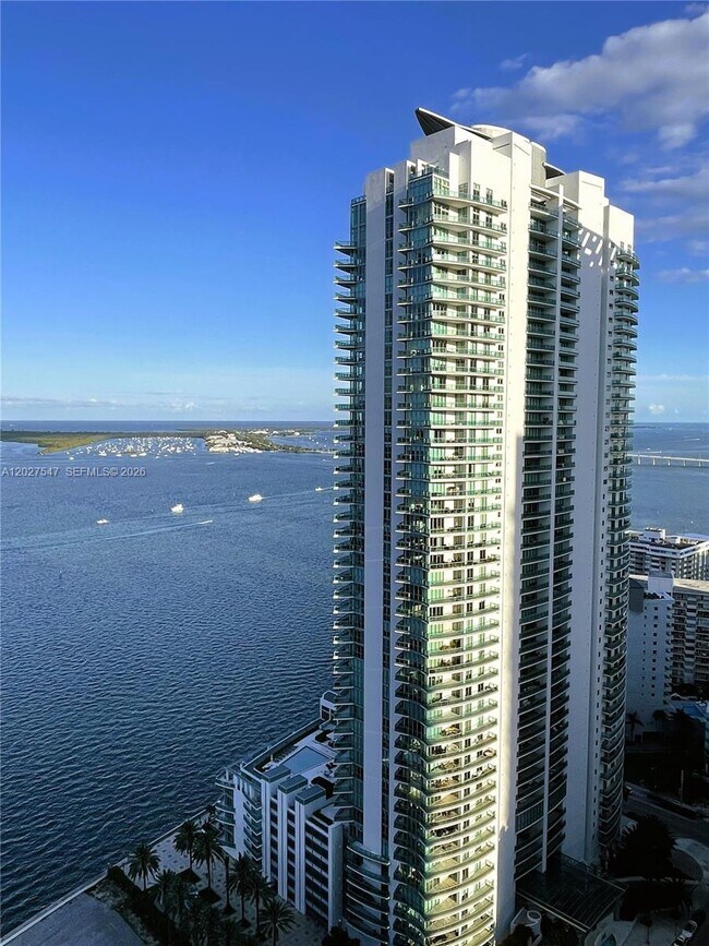Building Photo - 1200 Brickell Bay Dr