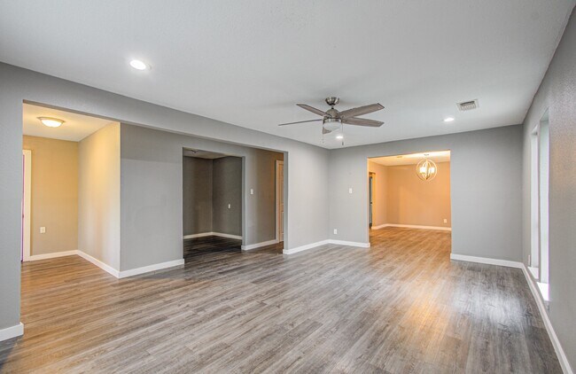 Building Photo - 2554 River Ridge