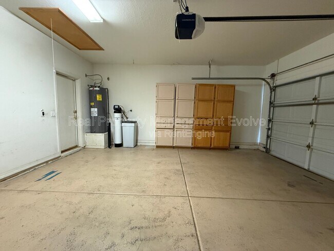 Building Photo - 3646 N Katmai