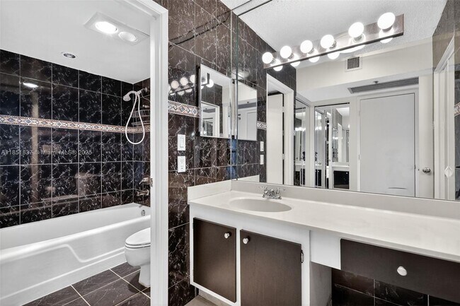 Building Photo - 20355 NE 34th Ct