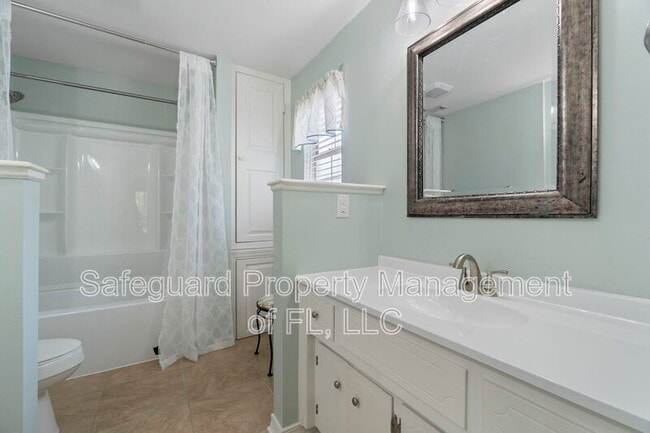 Building Photo - 3893 Paradise Bay Dr