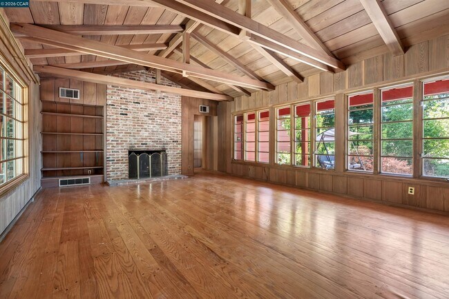 Building Photo - 755 Glenside Dr