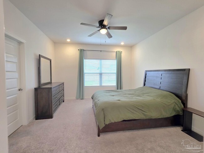 Building Photo - 6621 Sun Tree Cir