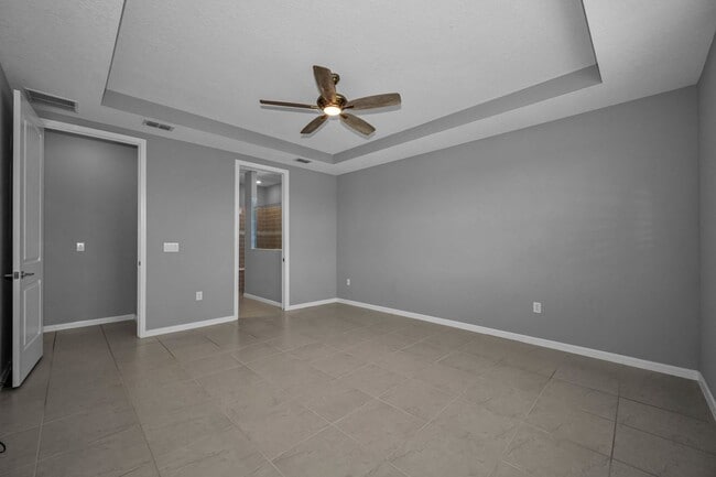 Building Photo - Large Spacious 2 bedroom 2 bath in Del Web