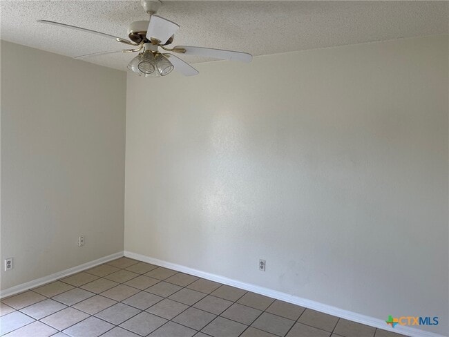 Building Photo - 2403 Hunt Dr