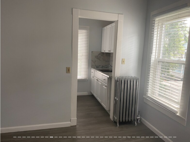 Building Photo - 10 Delaware St