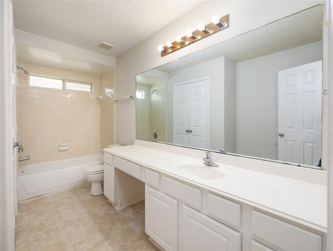 Building Photo - 22907 Breton Point Dr