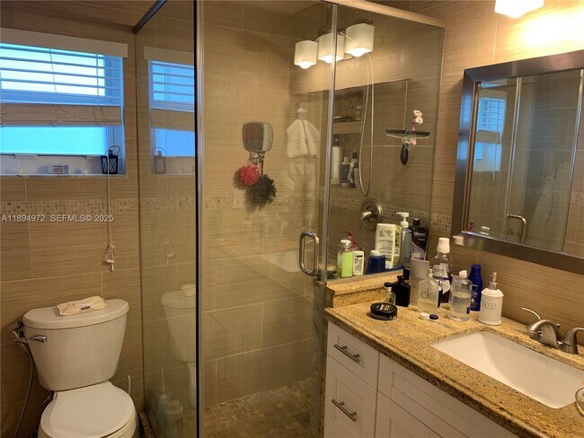 Building Photo - 3328 Quail Close