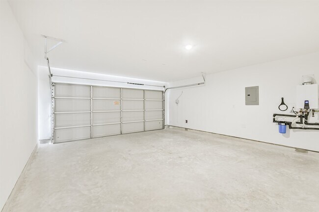 Building Photo - 16611 Rolling Hillside Wy