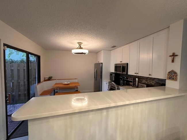 Building Photo - 1728 Shoreside Cir