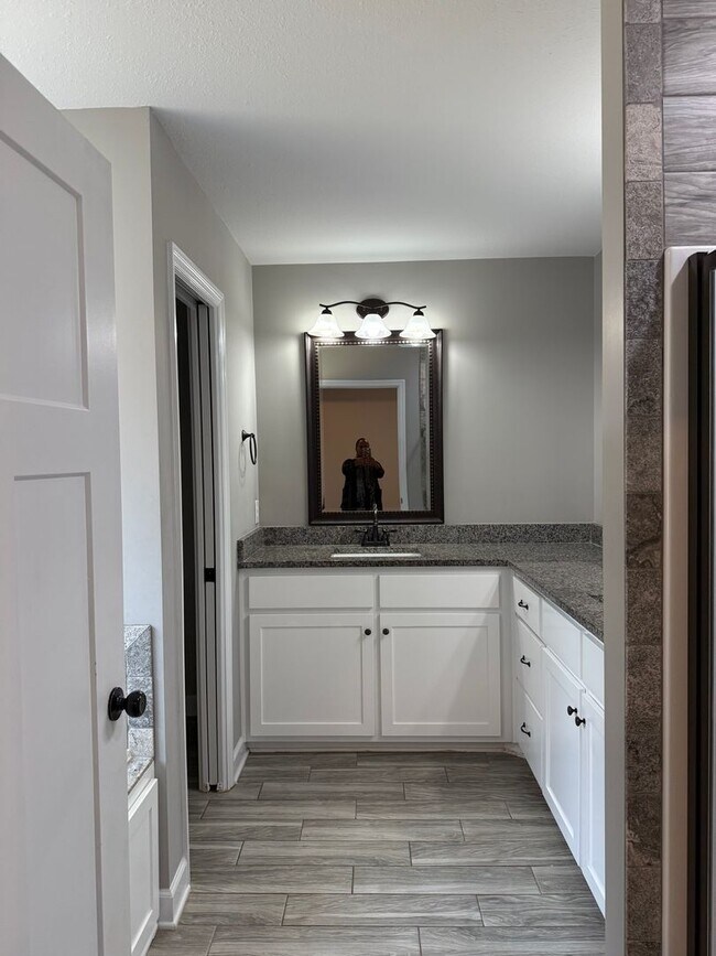 Building Photo - 157 Cody Dr