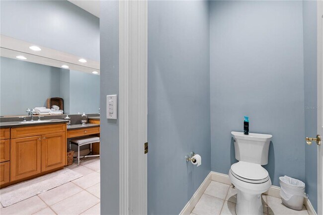 Building Photo - 515 5th Ave NE