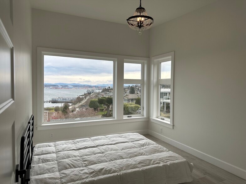 Building Photo - 3020 N 33rd St