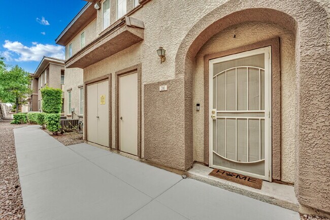 Building Photo - Beautiful 3-bedroom, 2-bathroom condo loca...
