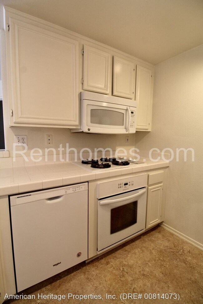 Building Photo - 3 br, 2 bath House - 11215-72 Affinity Court