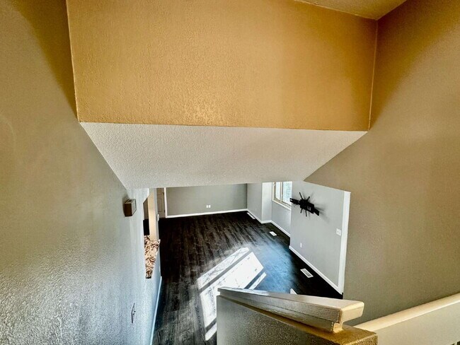 Building Photo - AVAILABLE NOW! Charming 3-Bedroom Retreat ...