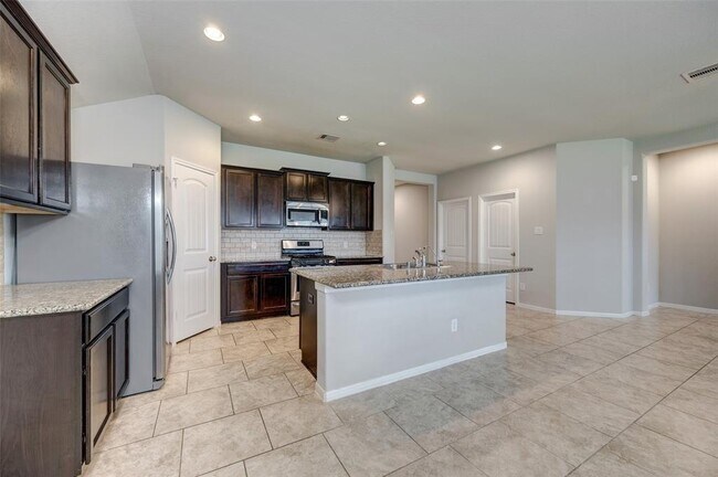 Building Photo - 3006 Dripping Springs Ct