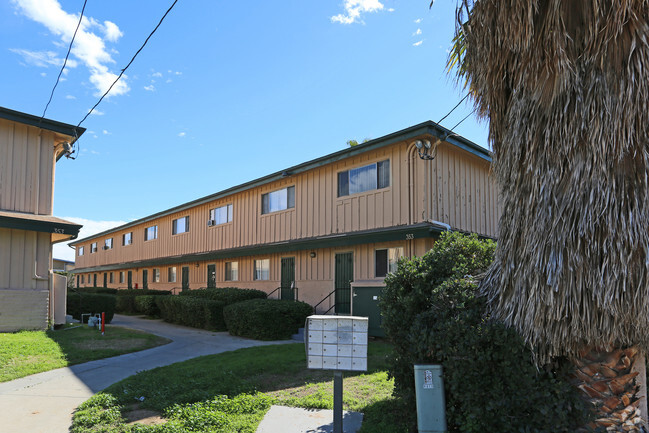 Building Photo - Monte Verde Villa's