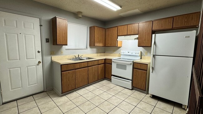 Building Photo - 2 Bed/ 1 Bath Available Now on the Westside!