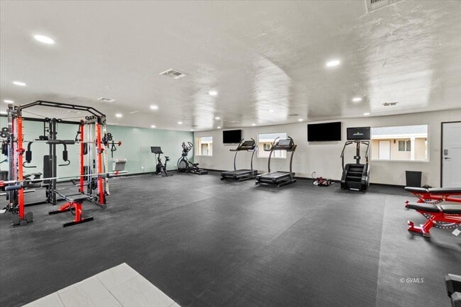 Building Photo - 1879 W Peppertree Dr