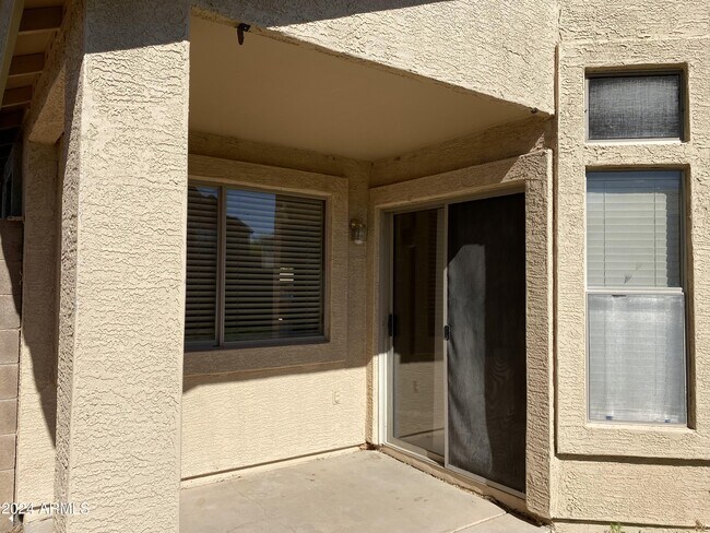 Building Photo - 11519 E Persimmon Ave