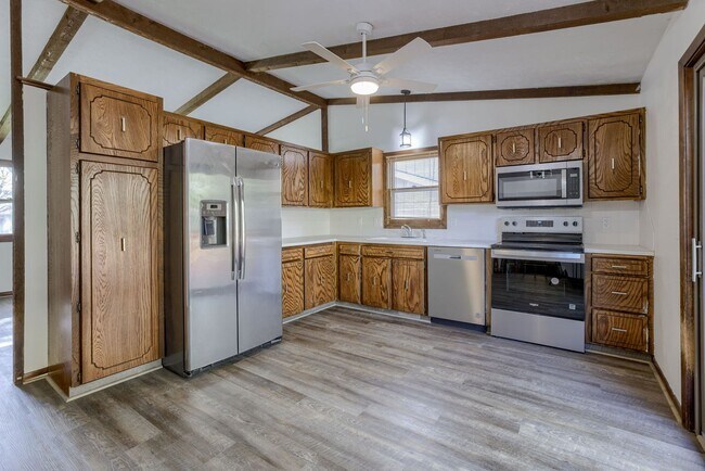 Building Photo - 2012 S 160th St