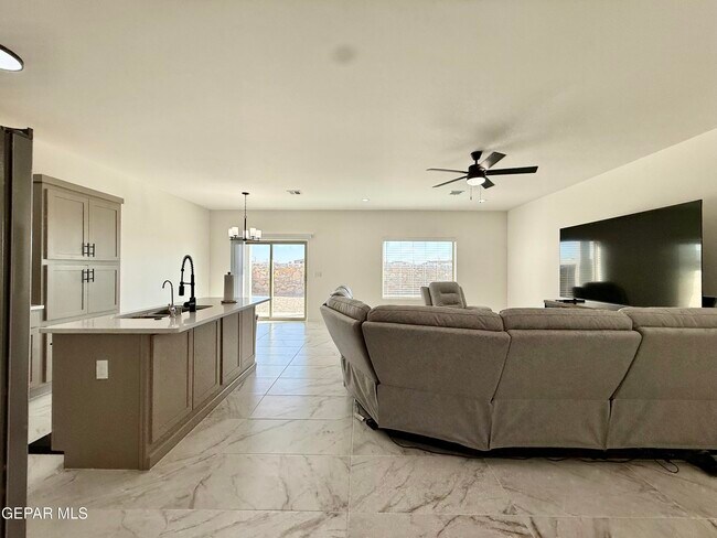 Building Photo - 15052 DESTINATION