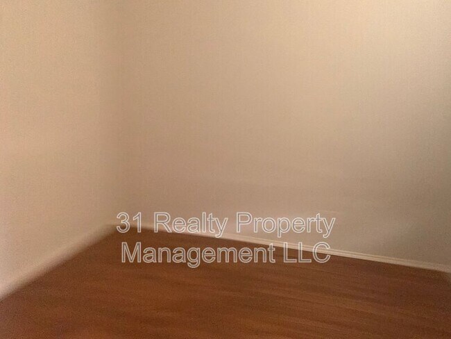 Building Photo - 6000 White Pine Dr