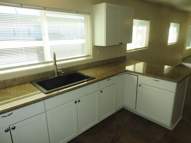 Building Photo - Corner Lot house