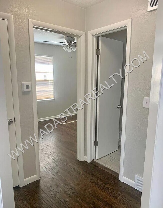 Building Photo - Beautiful Newly Remodeled Raytown Home-Coming SOON!!