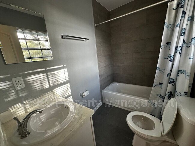 Building Photo - 2706 Graduate Ct